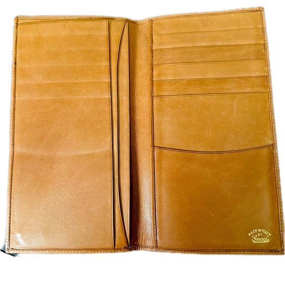 Authentic Tan Gucci Wallet - Picture 2 of 4